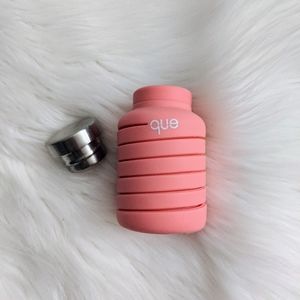 Que Silicone collapsible water bottle